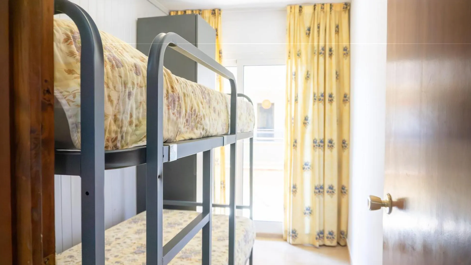 Rvapartaments La Pineda Л'Эстартит 0*,  Испания